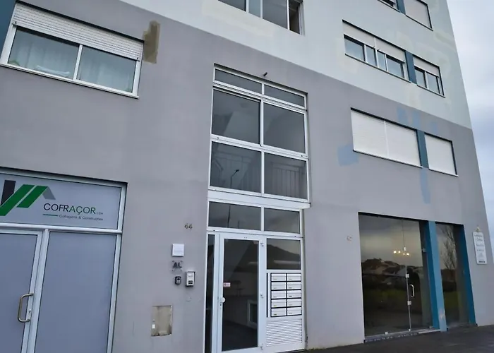 Ocean Whisper Apartman